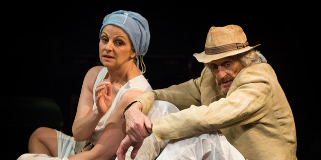 Hera (Gillian Bevan) and Zeus (Richard Bremner) experiencing the downside of immortality (Royal Exchange Theatre production photo)