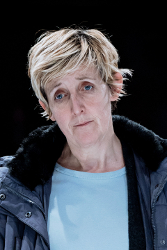 Julie Hesmondhalgh as Renee (production photo by Manuel Harlan)