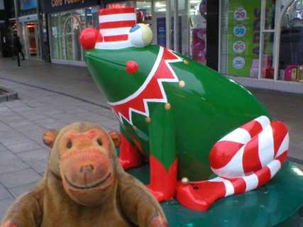 Mr Monkey looking at Rudelf the frog