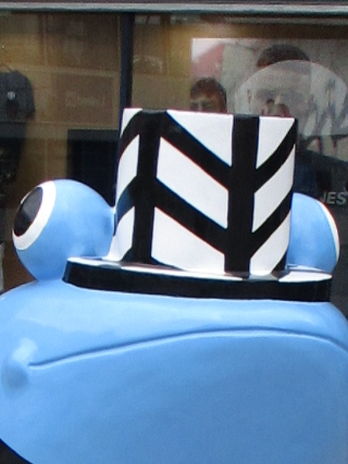Ferdinand's black and white hat