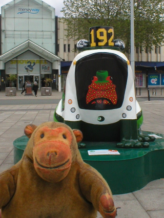 Mr Monkey looking at BUSter frog