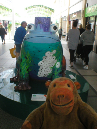 Mr Monkey looking at Mrs Mersey - the Hoppy Shopper frog