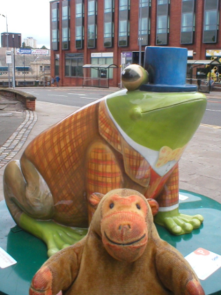 Mr Monkey looking at Sir Hopsalot frog