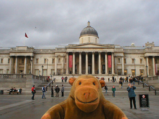 Mr Monkey looking at the front of the National Gallery