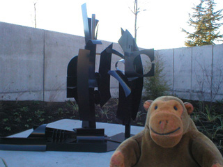 Mr Monkey looking at Lousie Nevelson's Sky Landscape