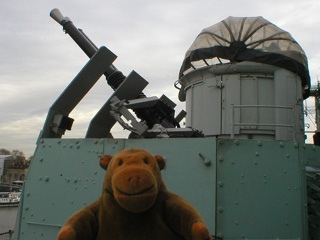 Mr Monkey looking at 40mm Bofors mounting