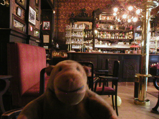 Mr Monkey breakfasting at Le Cirio