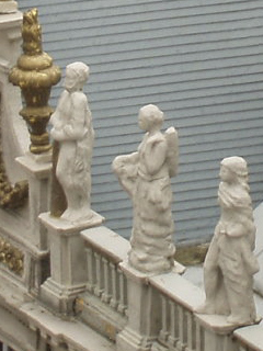 Statues overlooking the Grand Place