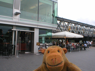 Mr Monkey outside the South Bank Las Iguanas