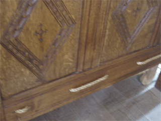 The ropes supporting the mattress of the tester bed