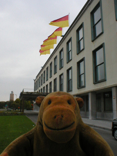 Mr Monkey looking at Ostende city hall