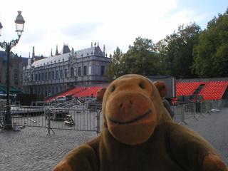 Mr Monkey looking at the Deanery across the Burg