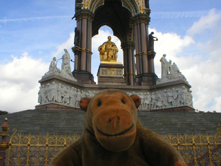 Mr Monkey looking at the Albert Memorial  from the front