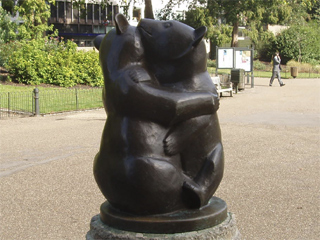 The hugging bears atop the drinking fountain