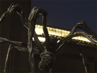 Louise Bourgeois's giant spider outside Tate Modern