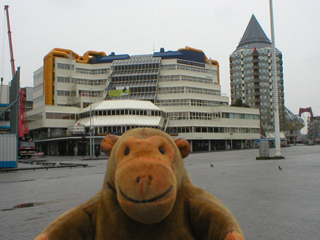 Mr Monkey looking at Rotterdam central library