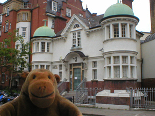 Mr Monkey looking at Flaxman Lodge