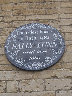 A plaque reading 'The oldest house in Bath 1482. SALLY LUNN lived here 1680'