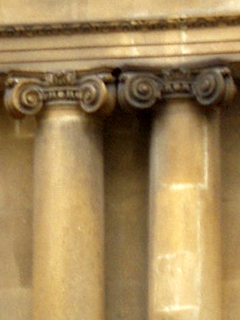 Ionic capitals on the middle floor of The Circus
