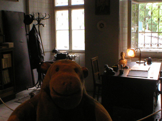 Mr Monkey looking around the interrogation room