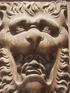 A face on the Old Town Hall door