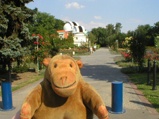 Mr Monkey looking at the observatory on Petřín Hill