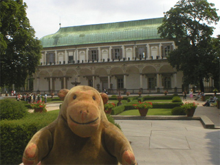 Mr Monkey admiring the Belvedere