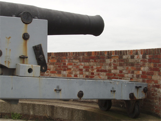 The traversing mount of 64 pounder cannon