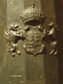 The crest on the demi-cannon barrel by Francesco Arcanus the elder