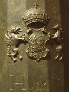 The crest on the demi-cannon barrel by Francesco Arcanus the elder
