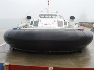 Hovercraft GH2142 ready to set off