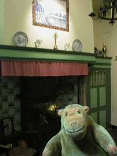 Mr Monkey in the beguine's kitchen