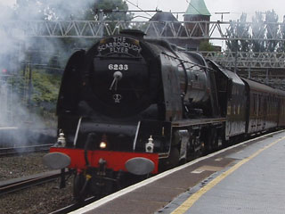 6233 Duchess of Sutherland stopping at Stockport station