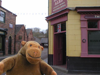 Mr Monkey leaving the New Inn