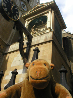 Mr Monkey below the clock of St Dunstan in the West
