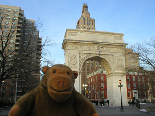 Mr Monkey looking at the Washington Arch
