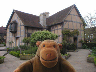 Mr Monkey looking at Shakespeare's birthplace