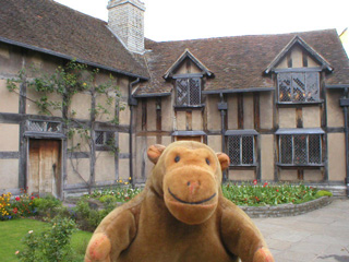 Mr Monkey looking at Shakespeare's birthplace