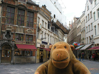 Mr Monkey in the small streets around the Grand Place