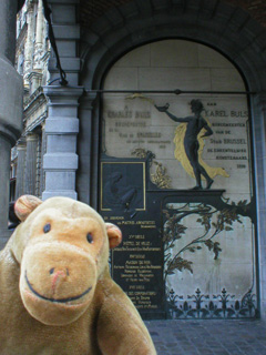 Mr Monkey in front of the memorial to Charles Bul