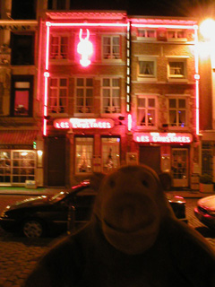 Mr Monkey outside Les Crustaces restaurant