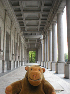 Mr Monkey in the colonade next to the Musee de l'Armee