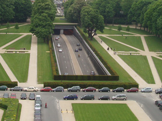 The sunken road through the park