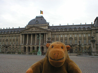 Mr Monkey in front of the Royal Palace