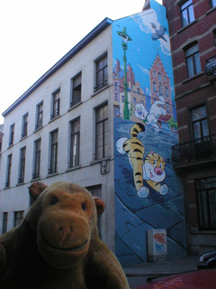 Mr Monkey in front of the Billy the Cat mural