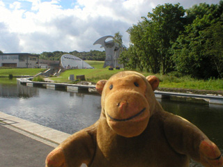 Mr Monkey towards the Visitor Centre and Wheel