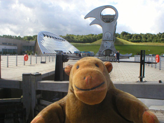 Mr Monkey looking at the Wheel from the lower lock