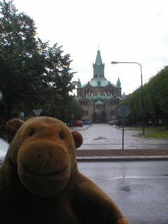 Mr Monkey looking St Paul's church