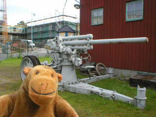 Mr Monkey with 75mm Bofors m/33 anti-aircraft gun