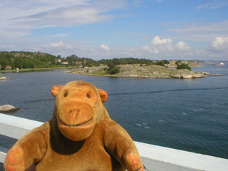 Mr Monkey looking at the north of Styrsö island from the Donsö bridge